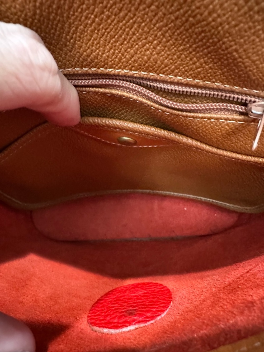 Vintage Dooney Bourke AWL Red Crossbody Bag Duck Logo USA Leather - Picture 9 of 11